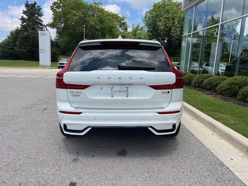 2025 Volvo XC60 B5 Ultra