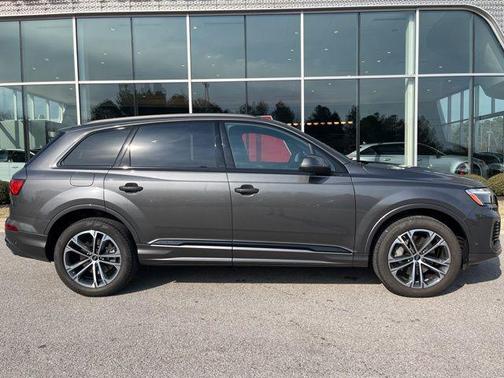 2025 Audi Q7 45 Premium Plus