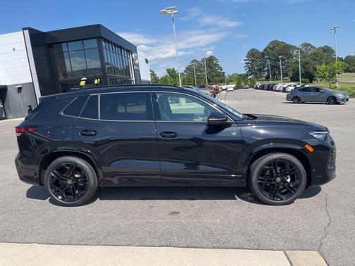 Deep Black Pearl 2026 Volkswagen Tiguan 2.0T SE R-Line Black