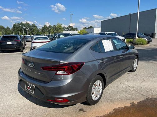 Machine Gray 2019 Hyundai ELANTRA SE