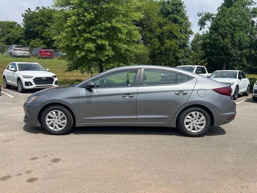 Machine Gray 2019 Hyundai ELANTRA SE