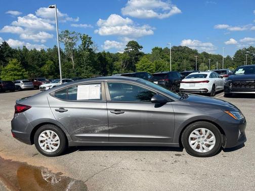 Machine Gray 2019 Hyundai ELANTRA SE