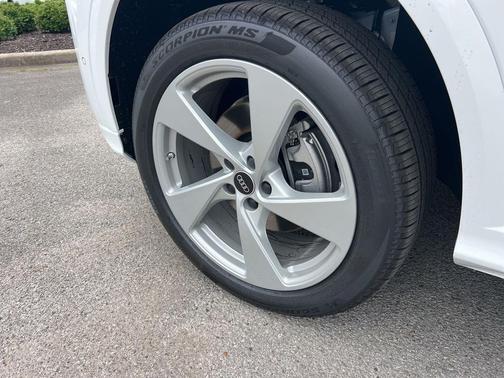 Arkona White 2026 Audi Q5 Premium Plus TFSI quattro S tronic