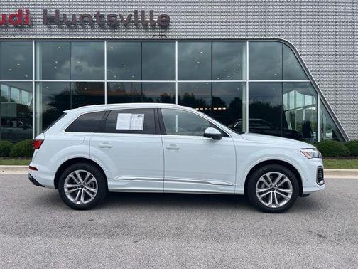 2025 Audi Q7 55 Premium Plus