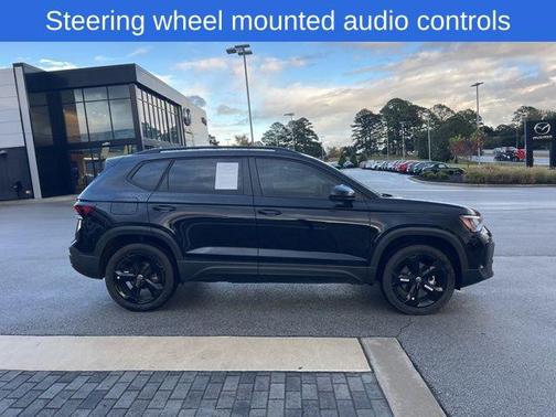 2025 Volkswagen Taos 1.5T SE Black