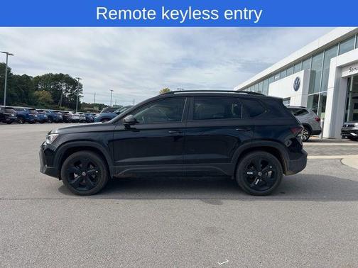 2025 Volkswagen Taos 1.5T SE Black