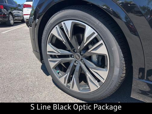 Mythos Black Metallic 2026 Audi Q8 55 Premium Plus
