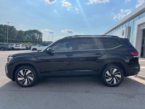deep black pearl 2026 Volkswagen Atlas 2.0T SE w/Technology