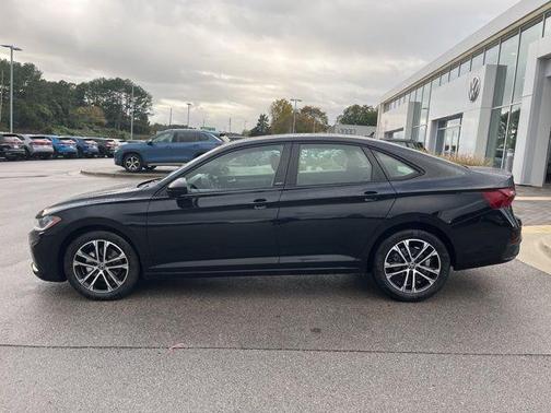 Deep Black Pearl 2026 Volkswagen Jetta 1.4T S