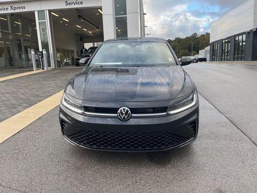 Deep Black Pearl 2026 Volkswagen Jetta 1.4T S