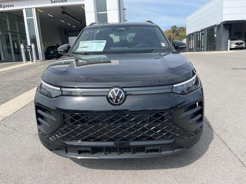 deep black pearl 2026 Volkswagen Tiguan 2.0T SE R-Line Black