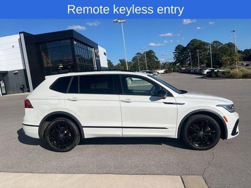 2022 Volkswagen Tiguan 2.0T SE R-Line Black