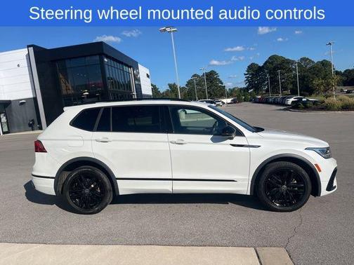 2022 Volkswagen Tiguan 2.0T SE R-Line Black