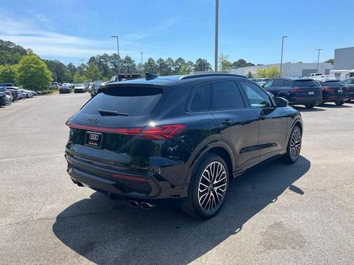 Mythos Black Metallic 2025 Audi SQ5 3.0T Prestige