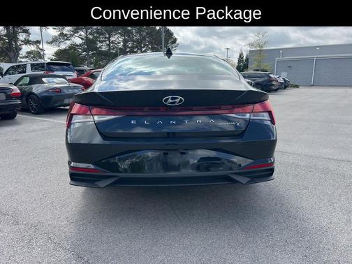 Phantom Black 2021 Hyundai ELANTRA SEL
