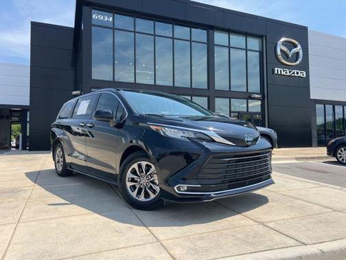 2023 Toyota Sienna XLE 7 Passenger