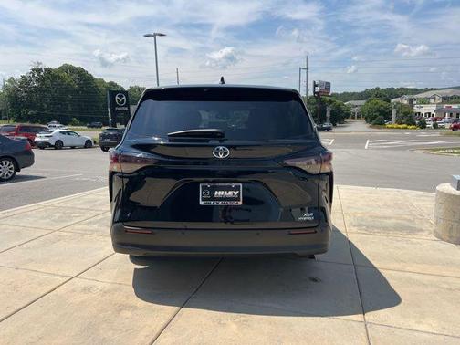 2023 Toyota Sienna XLE 7 Passenger