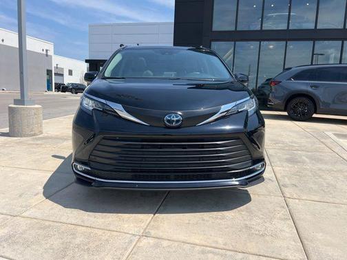 2023 Toyota Sienna XLE 7 Passenger