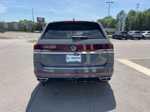 Pure Gray 2026 Volkswagen Atlas 2.0T SEL Premium R-Line 4MOTION