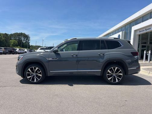 Pure Gray 2026 Volkswagen Atlas 2.0T SEL Premium R-Line 4MOTION