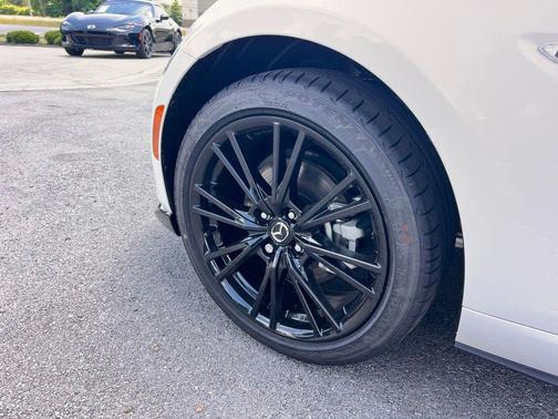 Snowflake White Pearl Mica 2026 Mazda MX-5 Miata Club