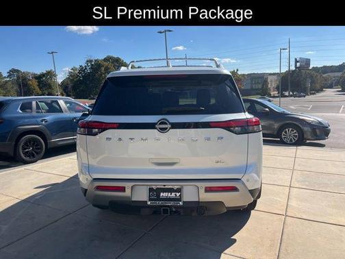 2024 Nissan Pathfinder SL FWD