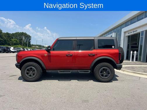 Hot Pepper Red Metallic Tinted Clearcoat 2023 Ford Bronco Badlands