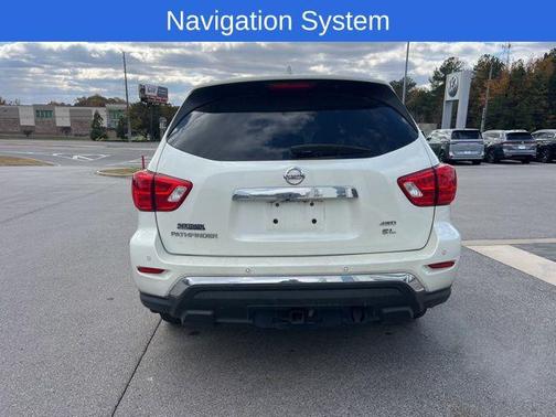 2019 Nissan Pathfinder SL