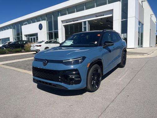 Monterey Blue w/ Deep Black roof ext. 2026 Volkswagen Tiguan 2.0T SE R-Line Black 4MOTION