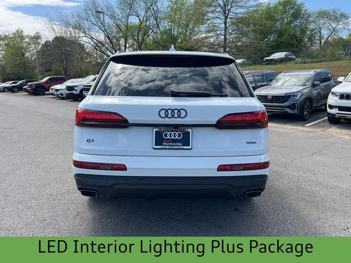 Glacier White Metallic 2026 Audi Q7 55 Premium Plus