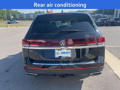 deep black pearl 2026 Volkswagen Atlas 2.0T SE w/Technology
