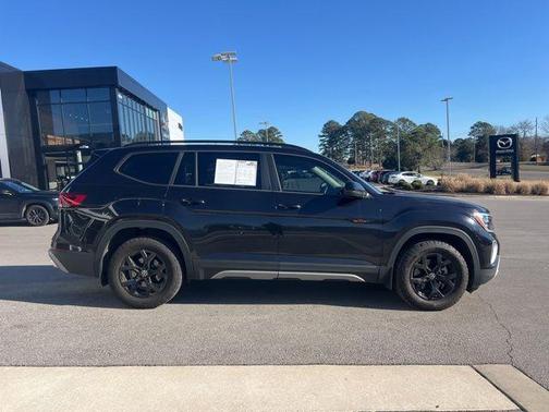 2025 Volkswagen Atlas 2.0T Peak Edition