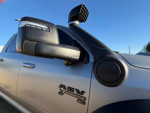 2024 RAM 2500 Laramie Crew Cab 4x4 6'4' Box