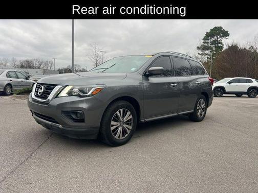 2018 Nissan Pathfinder SV