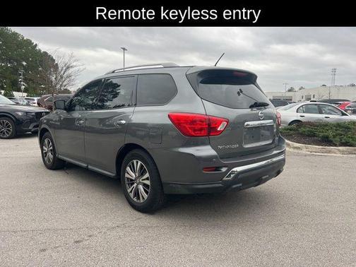 2018 Nissan Pathfinder SV