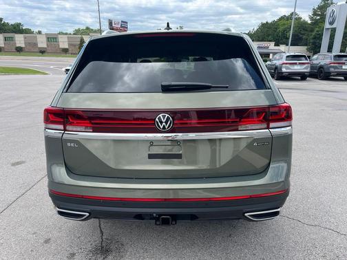avocado green pearl 2026 Volkswagen Atlas 2.0T SEL