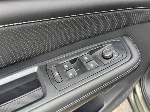 avocado green pearl 2026 Volkswagen Atlas 2.0T SEL