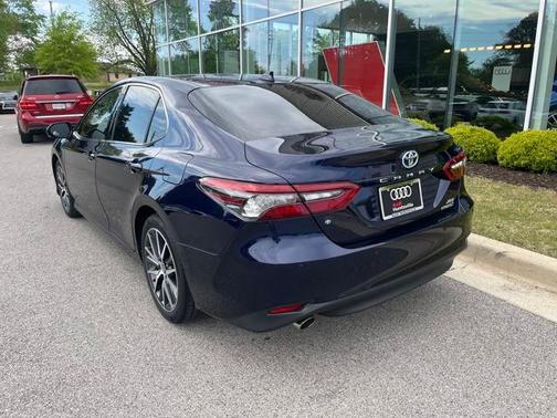 2022 Toyota Camry Hybrid XLE