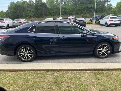 2022 Toyota Camry Hybrid XLE