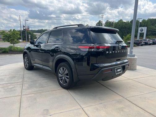 2024 Nissan Pathfinder SV FWD