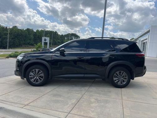 2024 Nissan Pathfinder SV FWD