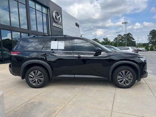 2024 Nissan Pathfinder SV FWD
