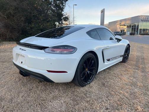 2024 Porsche 718 Cayman Style Edition