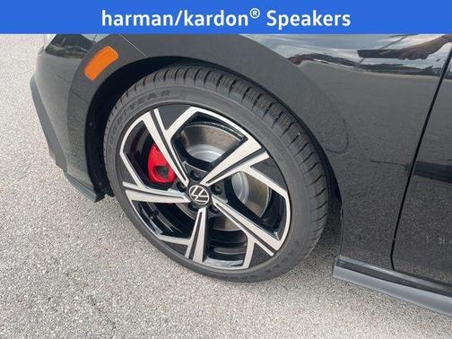 2025 Volkswagen Golf GTI 2.0T SE DSG
