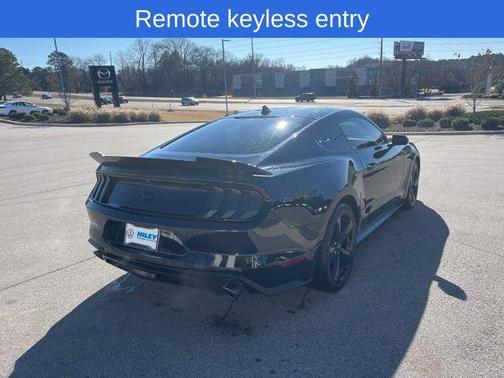 2022 Ford Mustang EcoBoost