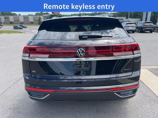 deep black pearl 2026 Volkswagen Atlas Cross Sport 2.0T SE