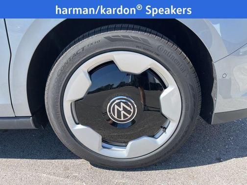 2025 Volkswagen ID. Buzz Pro S Plus with 4MOTION