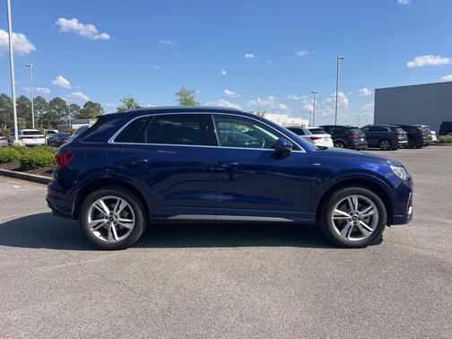 Navarra Blue Metallic 2024 Audi Q3 45 S line Premium Plus