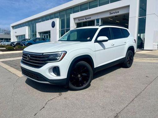 2025 Volkswagen Atlas 2.0T SE w/Technology