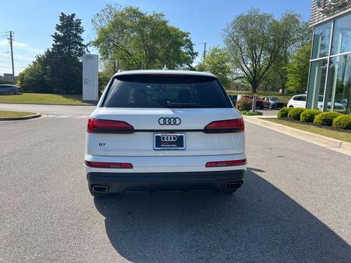 2025 Audi Q7 45 Premium Plus